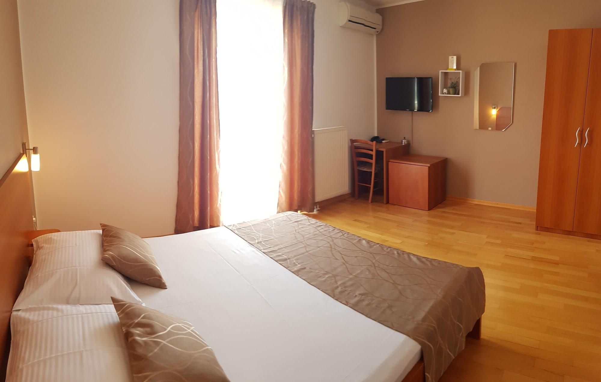 Pansion Villa Bok Novalja Bagian luar foto