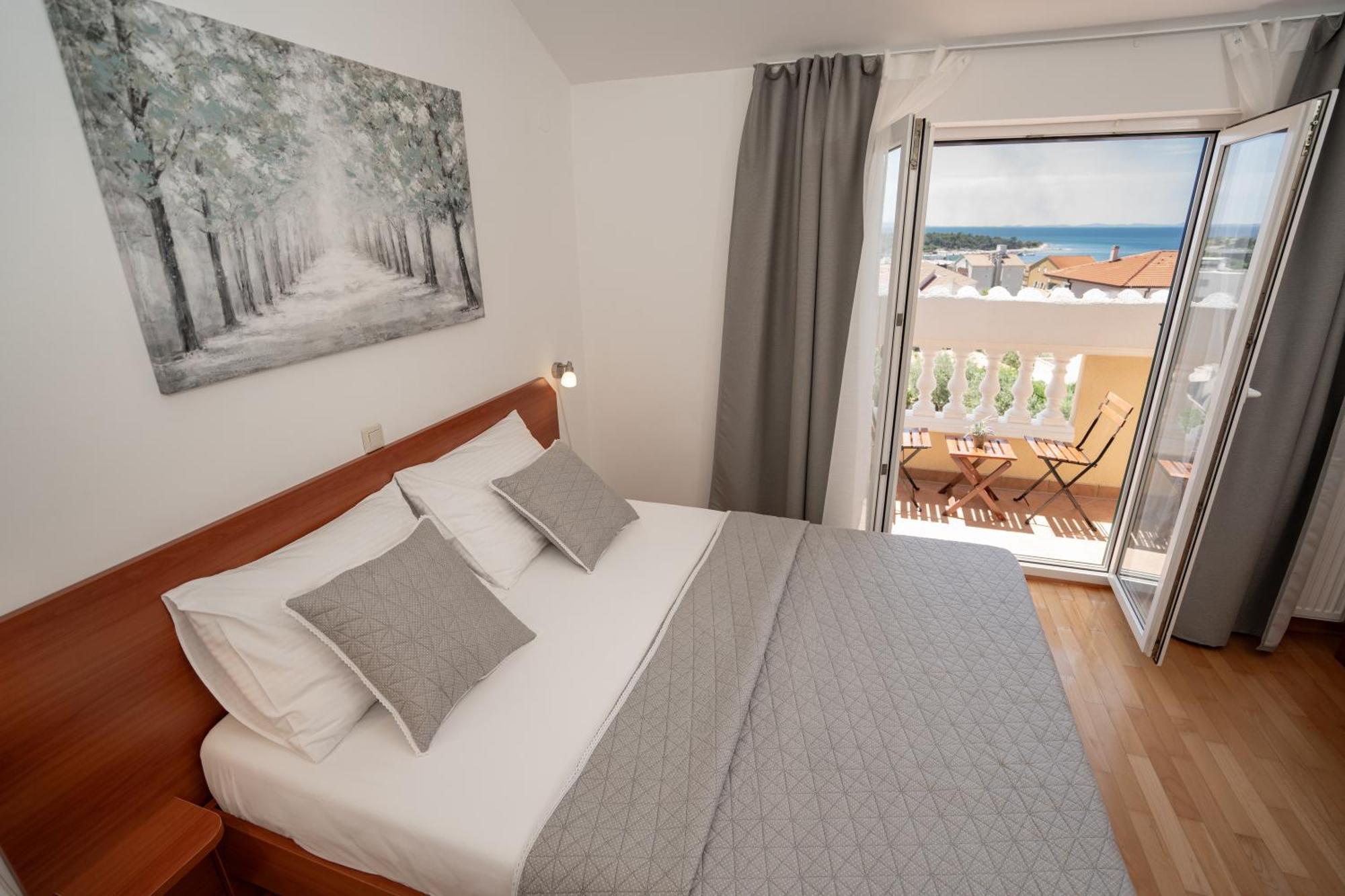 Pansion Villa Bok Novalja Bagian luar foto