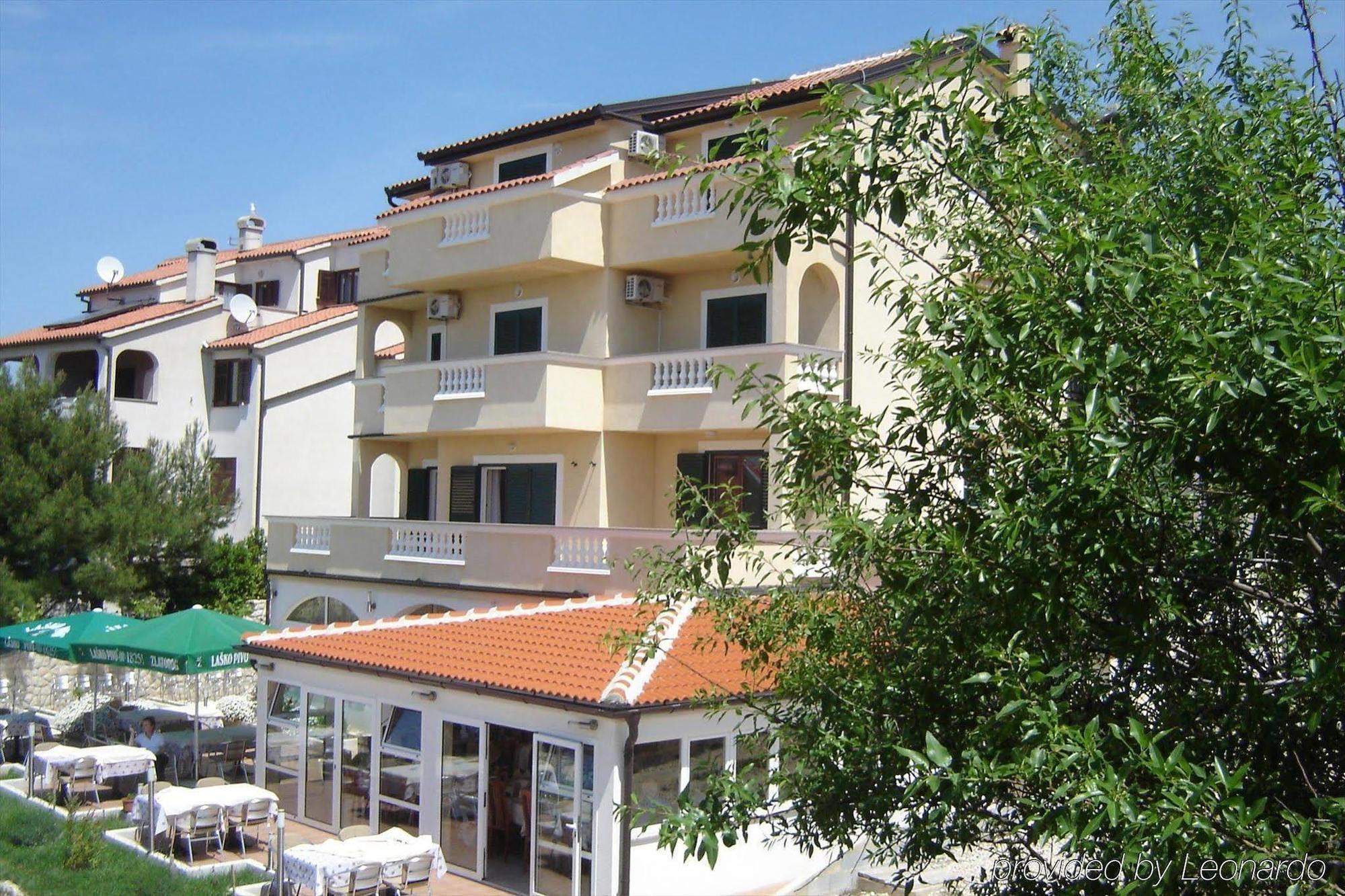 Pansion Villa Bok Novalja Bagian luar foto